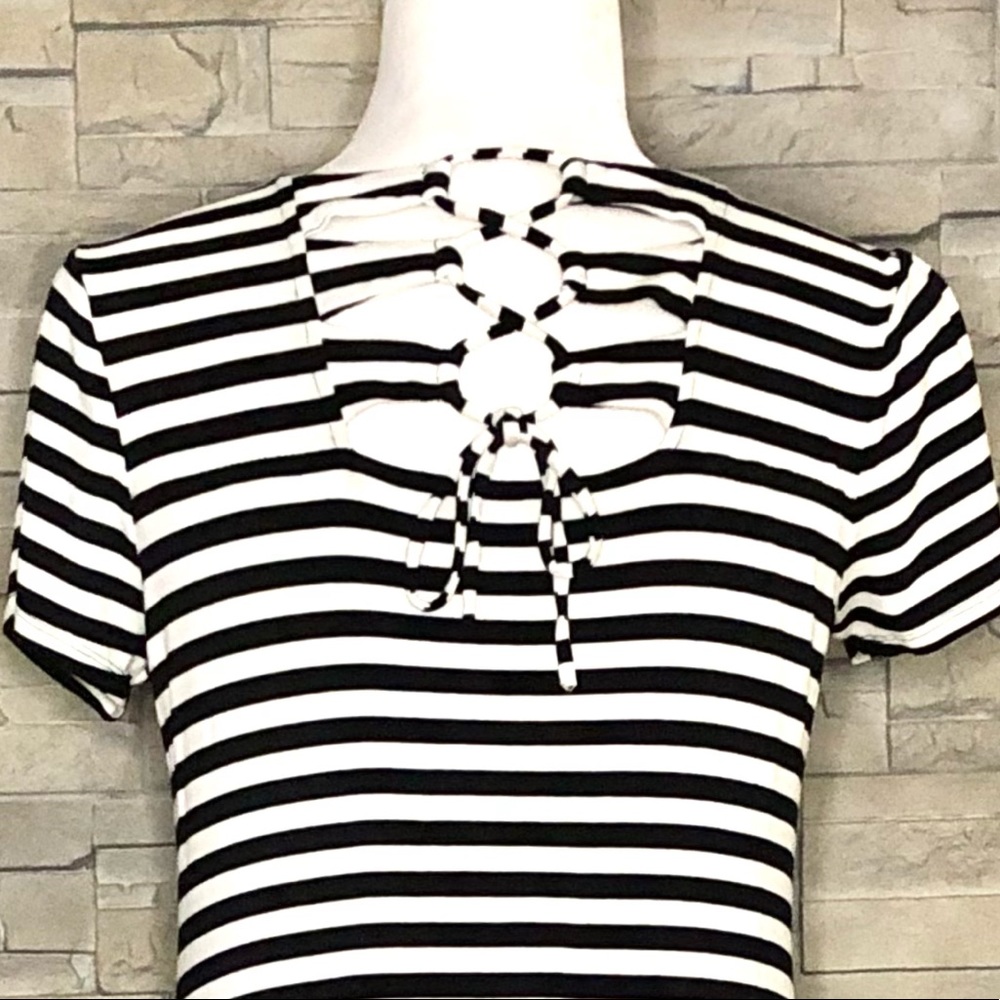 Black and white striped dress - Picture 5 of 5